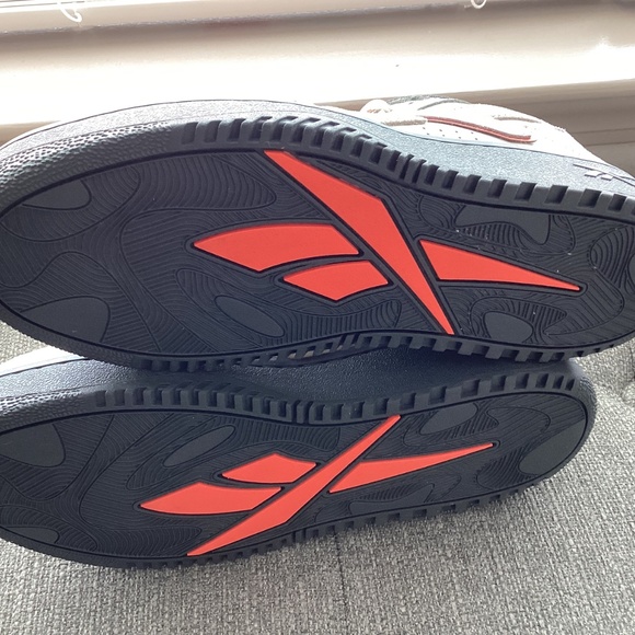 Reebok Men\'s ATR Chill Casual Basketball Sneakers, size 7.5 main image 7